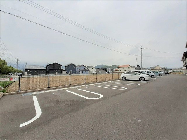 モン　アンテリユール原Ⅰの駐車場|駐車場があるので、車を買う予定の方も安心です