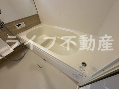 ロイヤルMaedaⅡの浴室|ゆったり過ごせるお風呂です