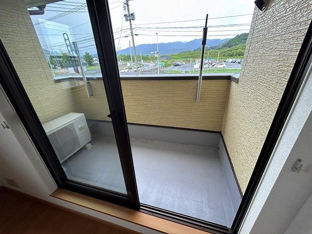 パインブライトＢのバルコニー|開放的で明るい空間を演出してくれるバルコニーです