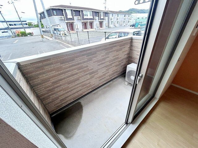 アミール立川　Ａのバルコニー|外からの目が気にならないバルコニーで洗濯物が干せます