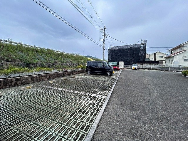 パインブライトⅡＢの駐車場|駐車場完備です
