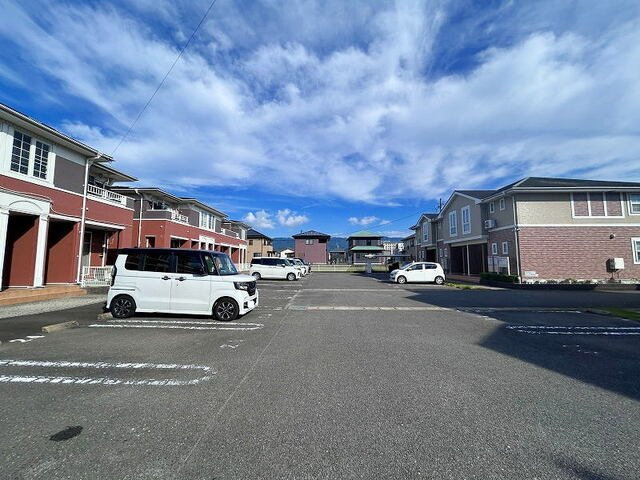 クレメントＥの駐車場|駐車場完備です