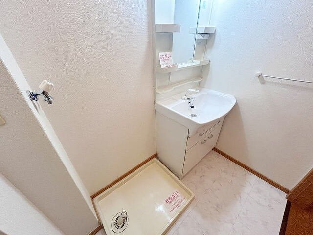 ライフコート東唐津Ｂの洗面所|コンパクトで使いやすい洗面所