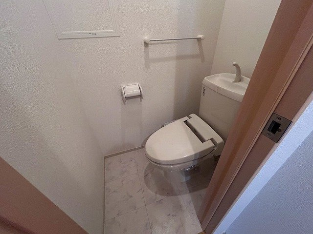 レスポワールからつのトイレ|コンパクトで使いやすいトイレです