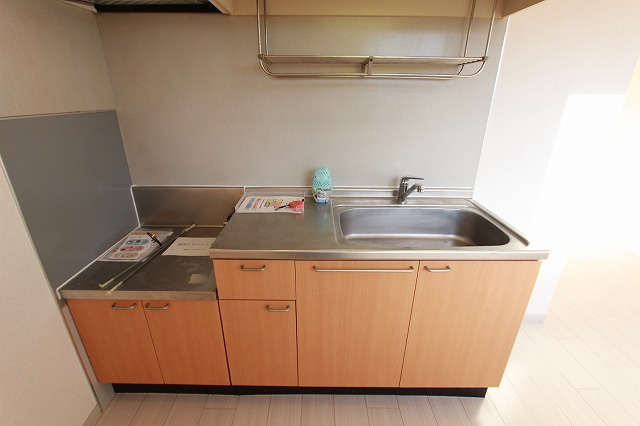 テラスⅥのキッチン|※他のお部屋の参考写真です。