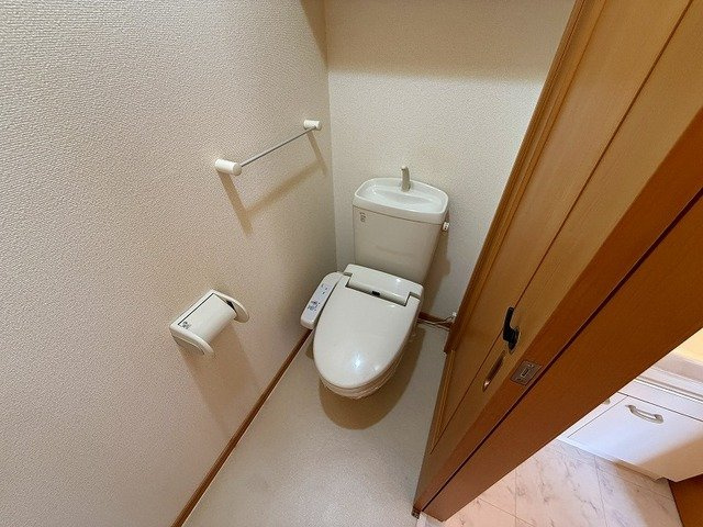 クレメントＦのトイレ|落ち着いたトイレです