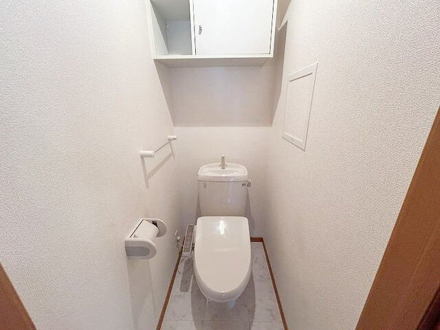 コモドポストのトイレ|落ち着いたトイレです