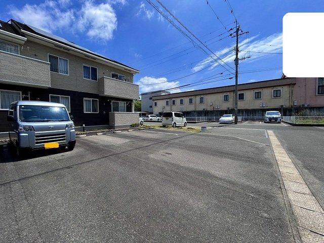 プリムローズ　Ⅲの駐車場|駐車場があるので、車を買う予定の方も安心です