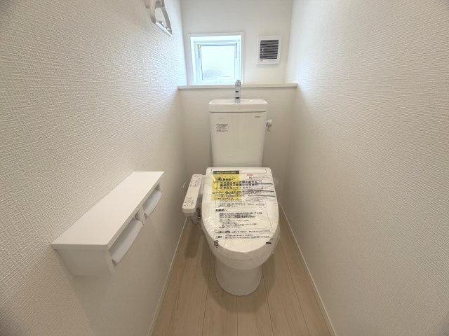 三木市志染町東自由が丘１丁目新築のトイレ