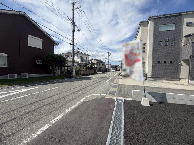 三木市志染町東自由が丘１丁目新築の前面道路含む現地写真