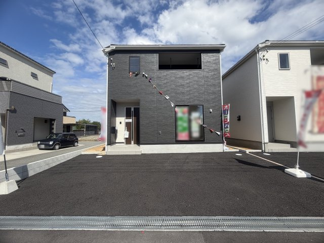三木市志染町東自由が丘１丁目新築の外観