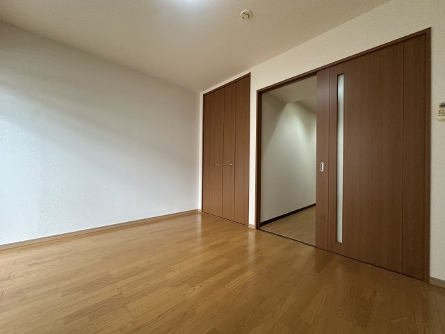 エクセル沢之町の洋室