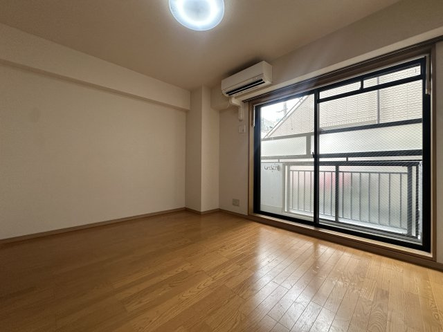 エクセル沢之町の洋室