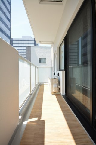 大阪市西区西本町１丁目の賃貸マンションのバルコニー