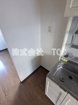 【設備】 | エスペラント烏山Ⅱ | 冷蔵庫置き場※クリーニング中の撮影※
