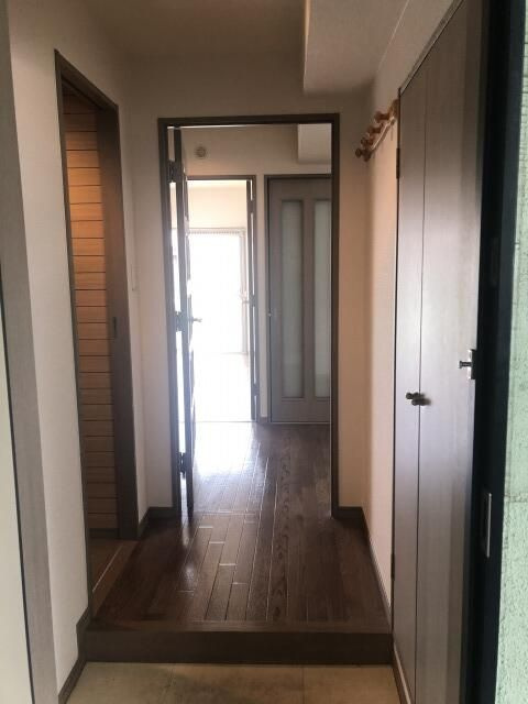 池亀マンションの玄関
