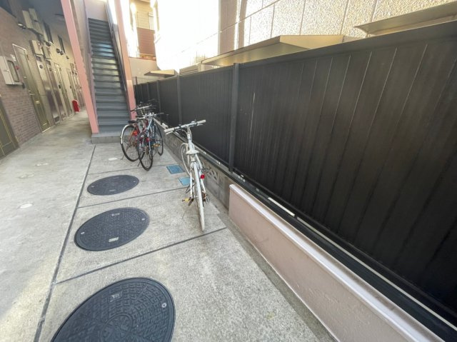 ニューライフ津田沼A棟の駐車場