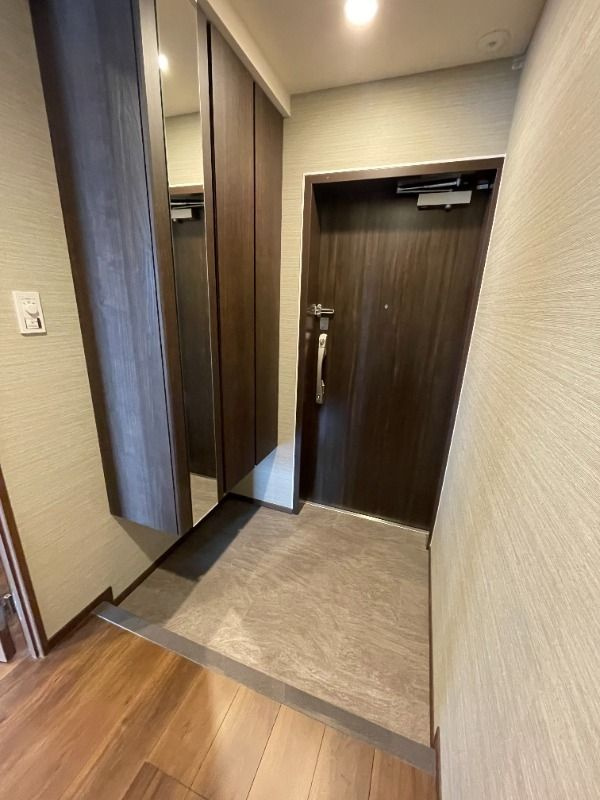 ラ　メゾン　ドゥ　レザンの玄関