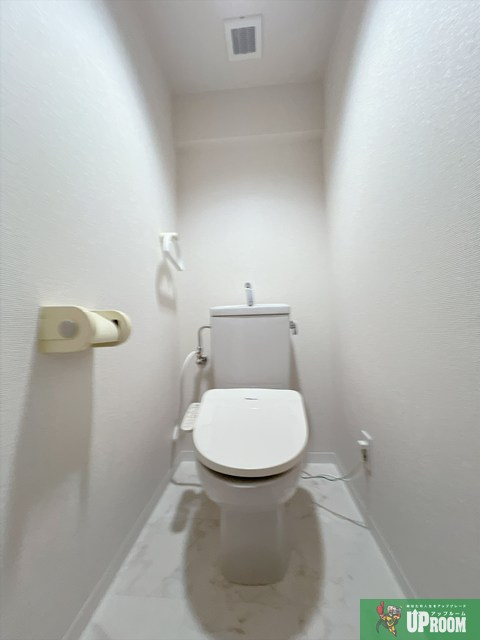 パラディ―ソ白壁のトイレ
