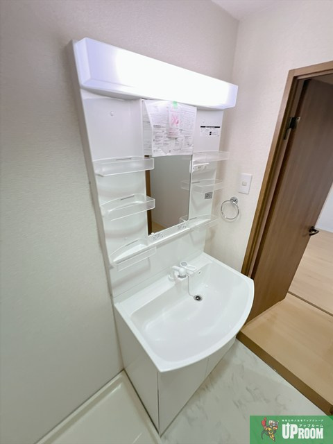 パラディ―ソ白壁の洗面所