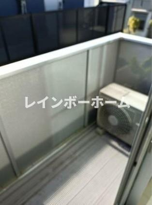 セレーナ上本郷B棟のバルコニー|外からの目が気にならないバルコニーで洗濯物が干せます