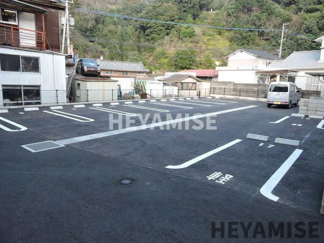 クローバーの駐車場