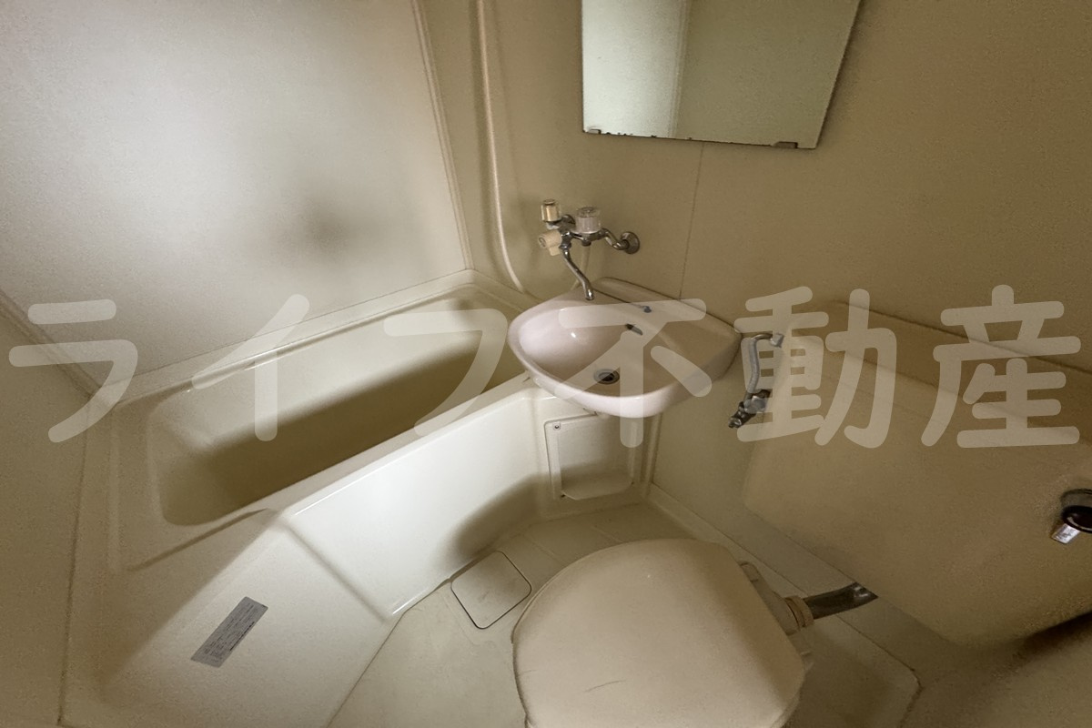 岩崎ハイツP2の洗面所|コンパクトで使いやすい洗面所