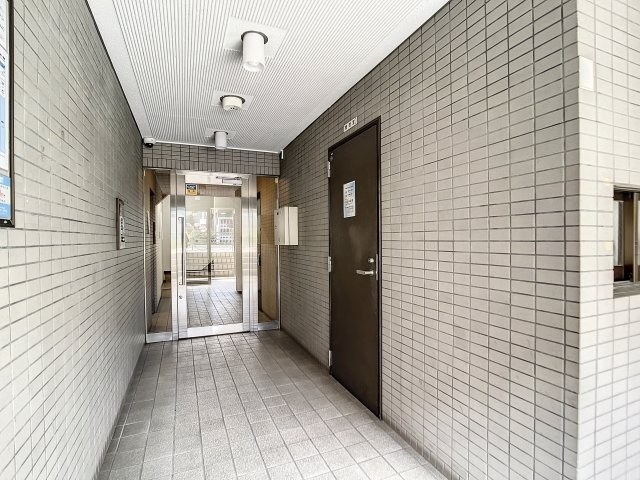 サンパレス吉祥寺のエントランス|落ち着いたエントランスです