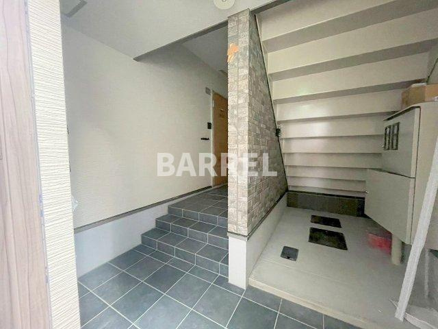 フジパレス十三イーストのロビー
