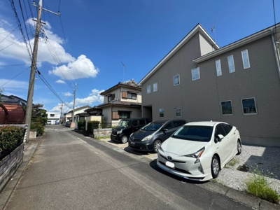 【前面道路含む現地写真】 | 太田市新田木崎町　中古住宅