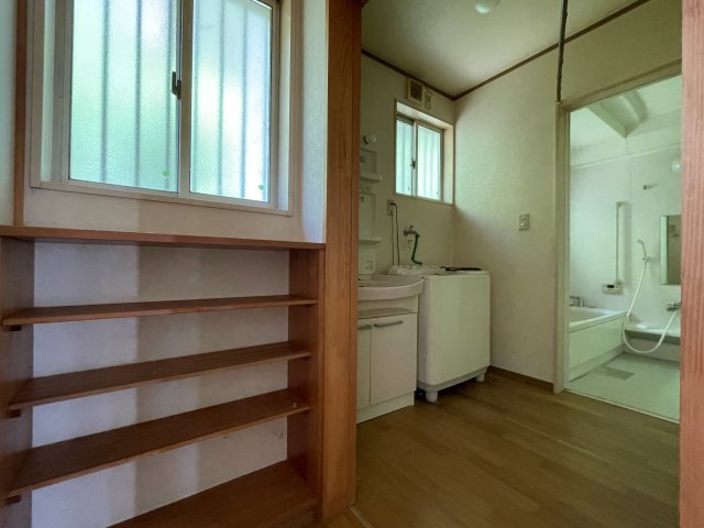 中古戸建・中古住宅　矢吹町中町　矢吹小・矢吹中の収納|タオルや洗剤のストックなどを収納しておけるリネン収納スペースも充実◎