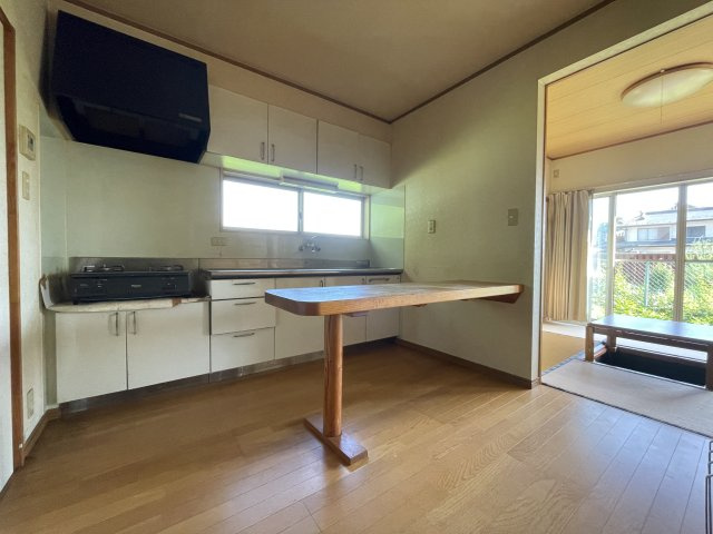 中古戸建・中古住宅　矢吹町中町　矢吹小・矢吹中のキッチン|吊戸棚付きキッチン！キッチン周りのリフォームもご相談ください！