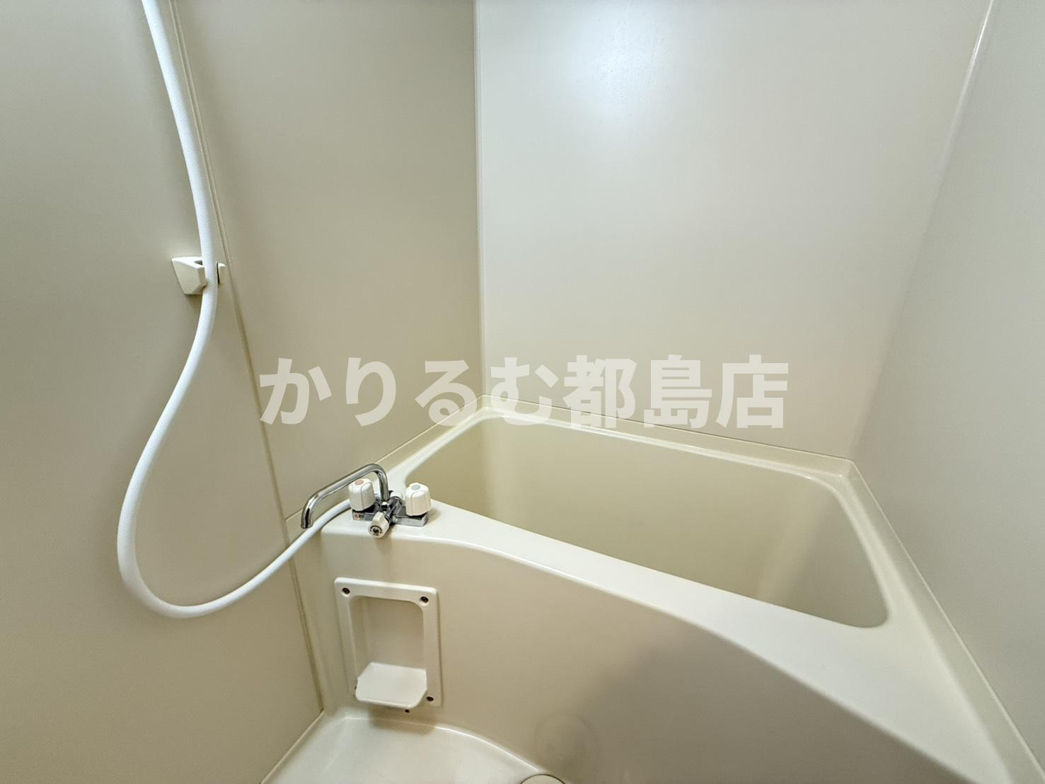 ロイヤルクイーンズパーク関目の浴室