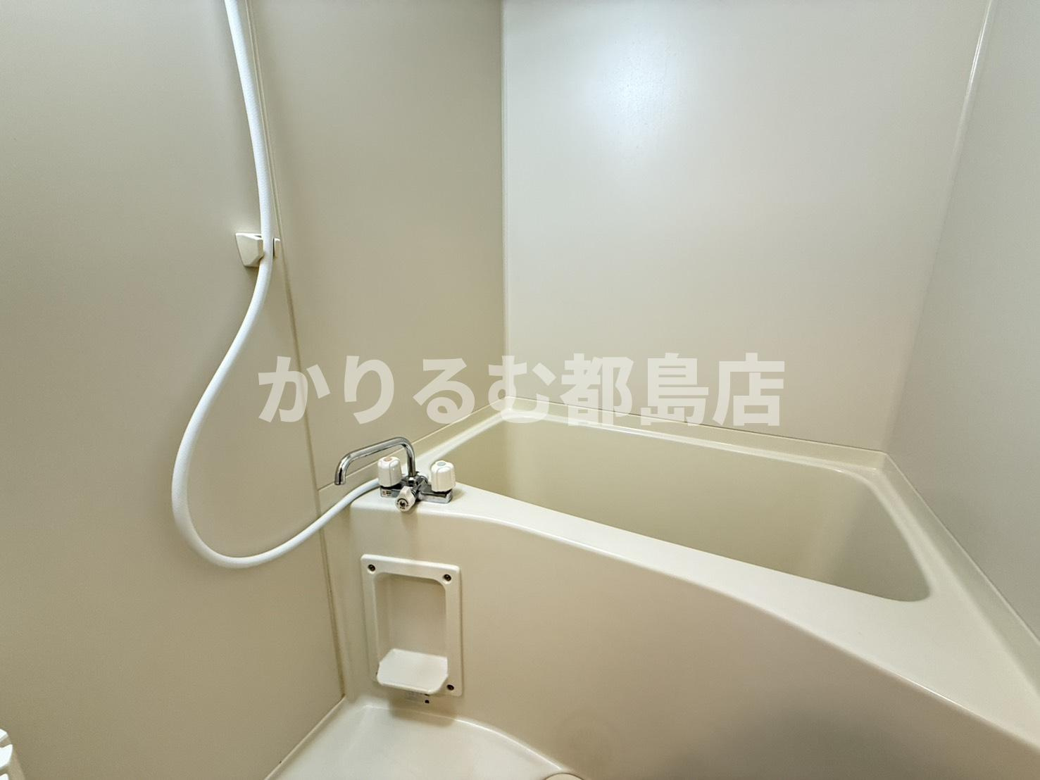 ロイヤルクイーンズパーク関目の浴室