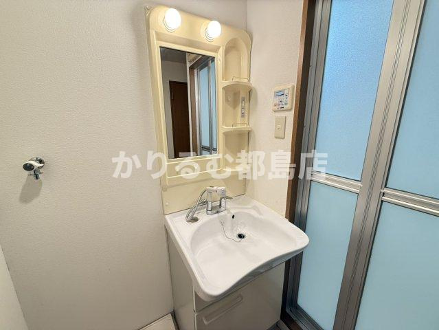 ロイヤルクイーンズパーク関目の洗面所