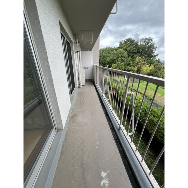 豊中市新千里北町１丁目の事務所のバルコニー