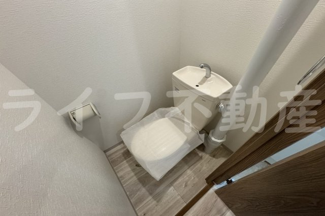 新栄プロパティ東大阪Ⅰのトイレ|シンプルで使いやすいトイレです
