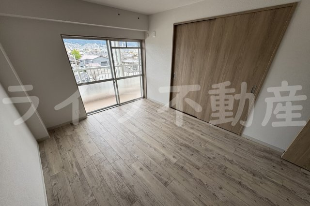新栄プロパティ東大阪Ⅰの洋室|ゆったりした洋室です