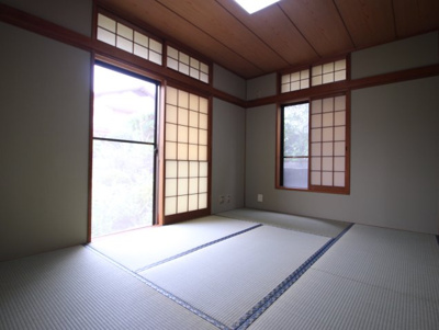 【トイレ】 | 西田宮町　貸家 | 1階トイレになります。