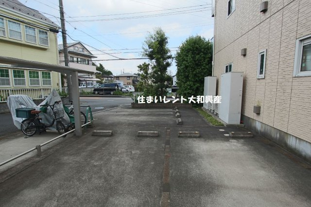 River Wind 2の駐車場