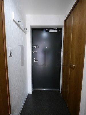 川崎市川崎区池田１丁目の賃貸マンションの玄関