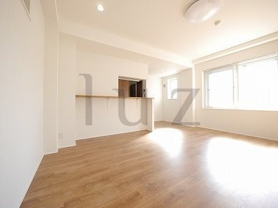 川崎市川崎区池田１丁目の賃貸マンションの居間・リビング