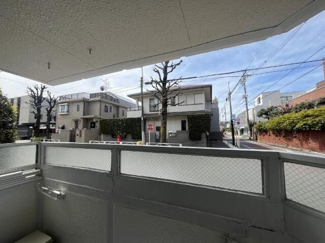 ホワイトシャトル柿の木坂のバルコニー