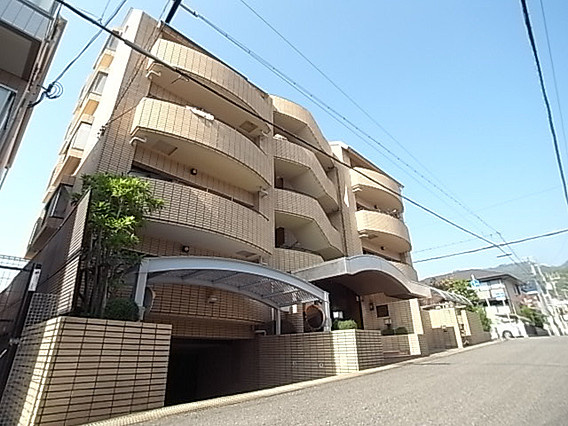 ベルレーブ本山の外観
