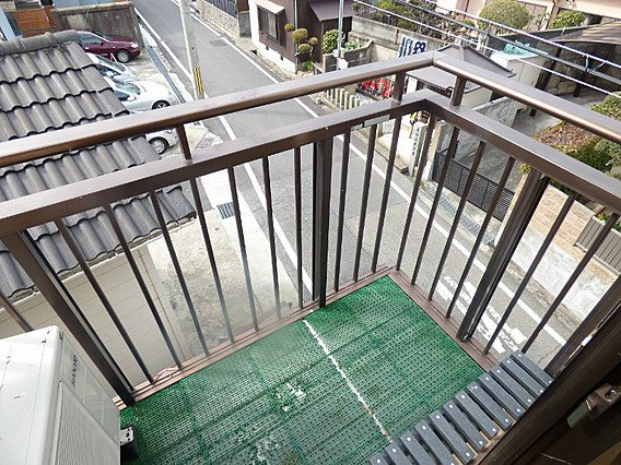 神戸市灘区日尾町３丁目の賃貸マンションのバルコニー