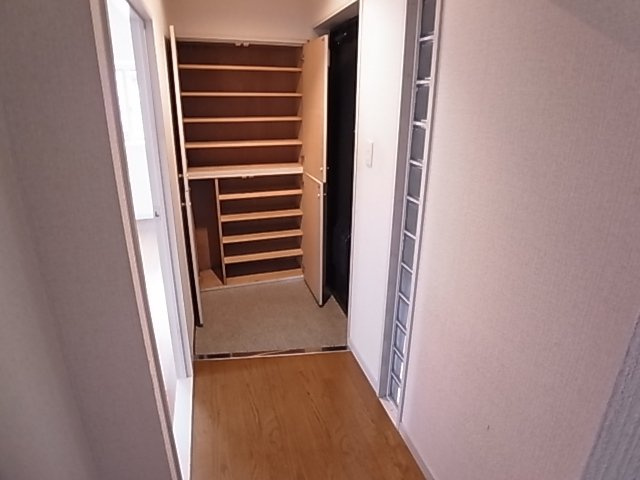 神戸市東灘区御影１丁目の賃貸マンションの玄関