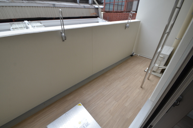 神戸市中央区元町通４丁目の賃貸マンションのバルコニー