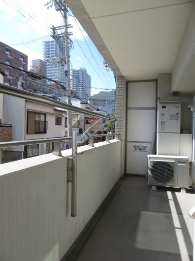 エヌヴィ本山田中町アイズのバルコニー
