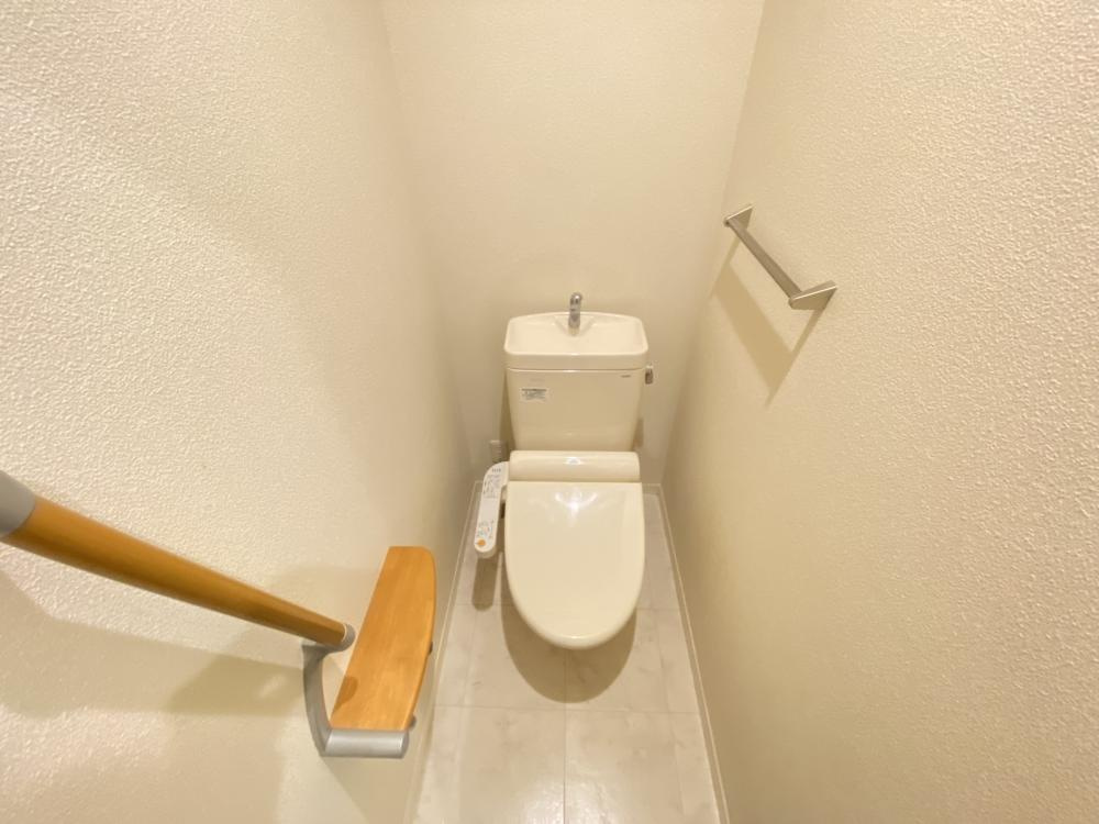 西宮市北昭和町の賃貸マンションのトイレ