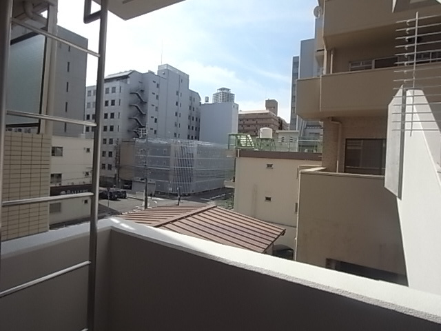 アドバンス三宮Ⅳルシールのバルコニー